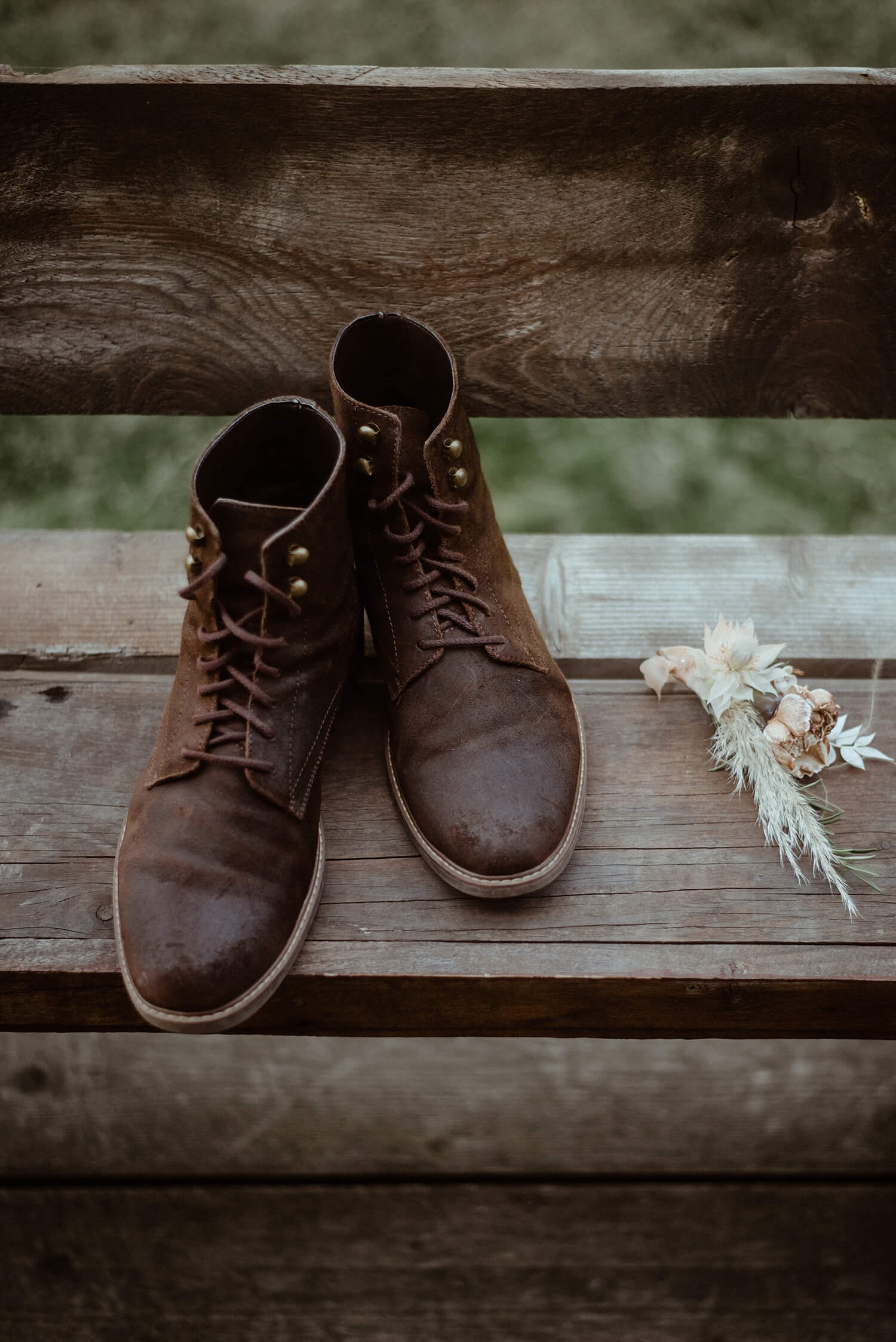 groom shoes photography